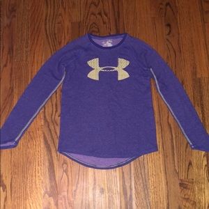 Girl’s size medium under armour long sleeve shirt